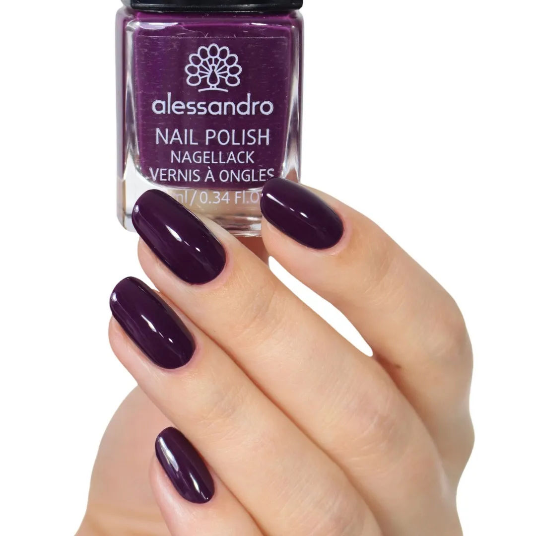 Alessandro Oje All Night Long 77-913 10 ml — uygulanmış tırnak görünümü