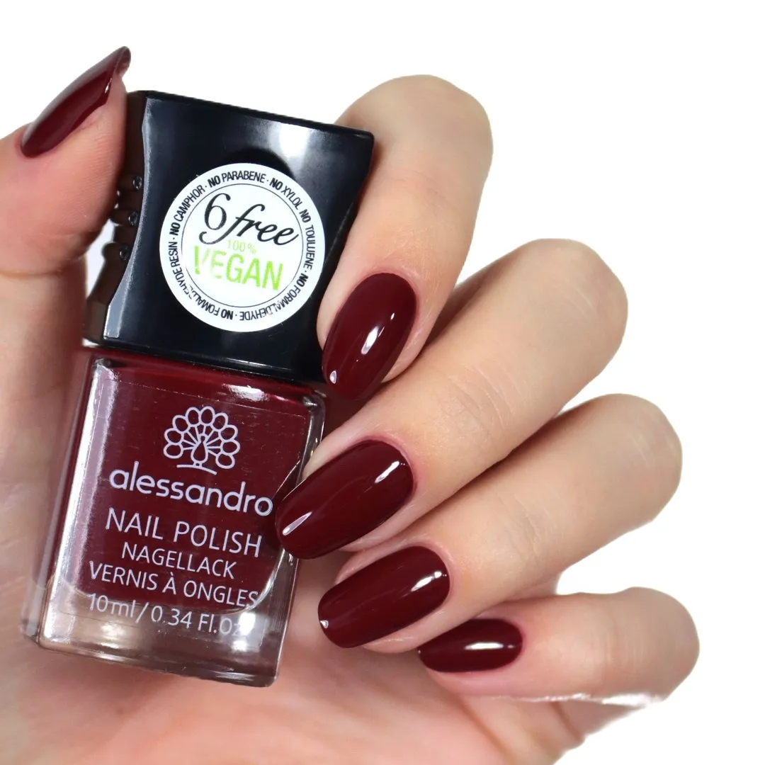 Alessandro Oje Red Illusion 77-906 10 ml — fırça ve fiş detayı